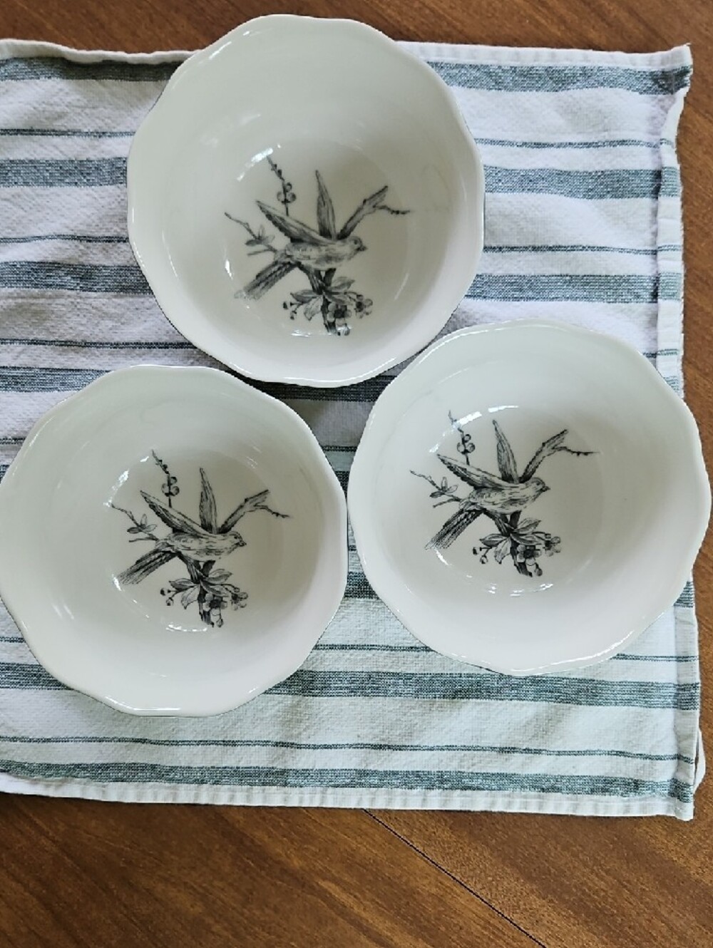 222 Fifth Adelaide Fine China Bowls, set of 3 - Picture 5 of 11